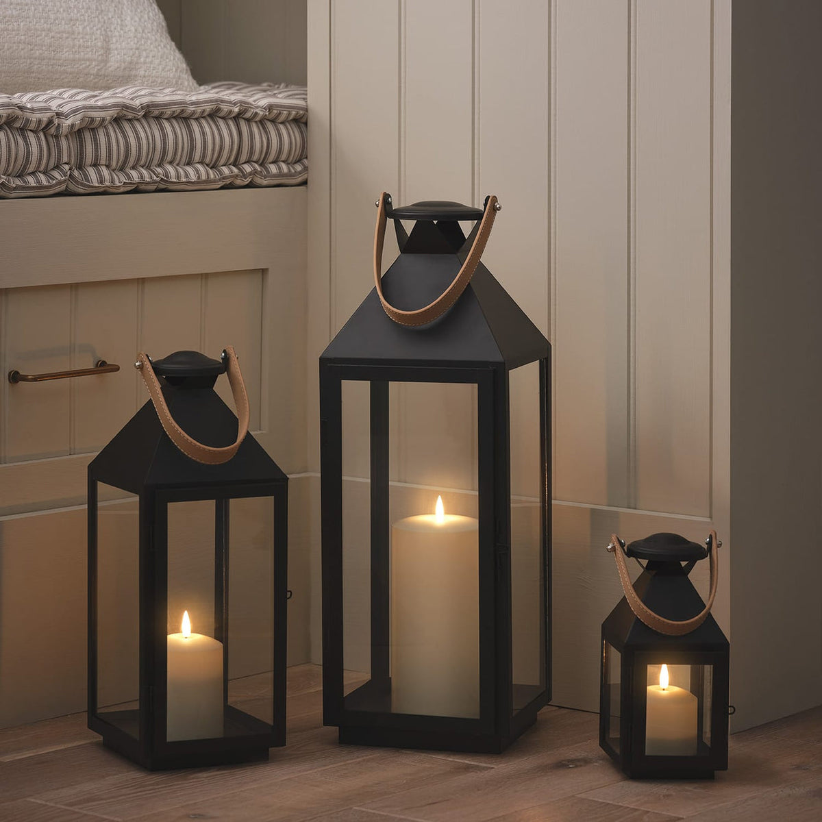 Black Handle LED Lantern Trio - product photo 1
